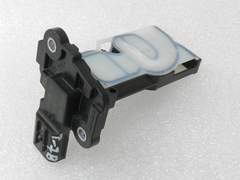 OEM Toyota Yaris IV (XP210) 1.5 HEV masas gaisa plūsmas sensors LMM 22204F2010, 22204-F2010