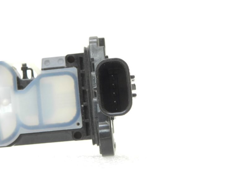OEM Toyota Yaris IV (XP210) 1.5 HEV masas gaisa plūsmas sensors LMM 22204F2010, 22204-F2010
