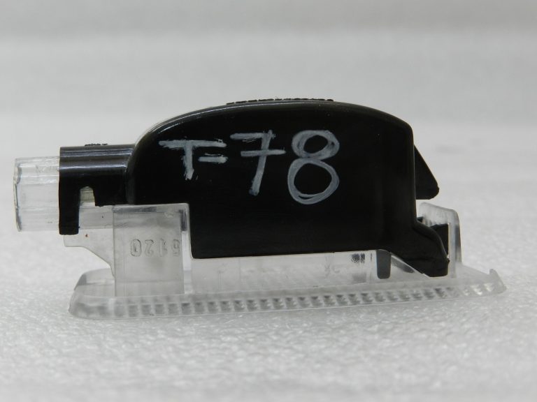 OEM Toyota Yaris IV (XP210) bagāžnieka apgaismojums 861600D350, 86160-0D350