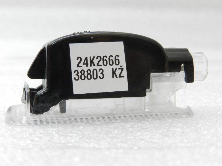 OEM Toyota Yaris IV (XP210) bagāžnieka apgaismojums 861600D350, 86160-0D350