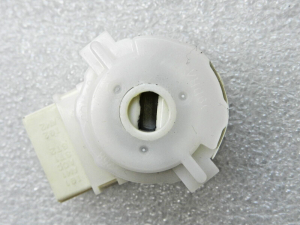 Oriģinālais Toyota Yaris IV (XP210) aizdedzes slēdzis aizdedzes slēdzene 8445033040