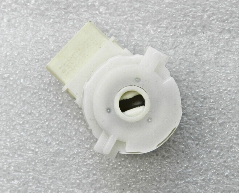 Oriģinālais Toyota Yaris IV (XP210) aizdedzes slēdzis aizdedzes slēdzene 8445033040