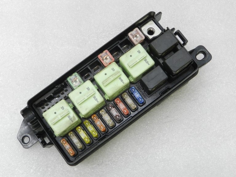 MINI R56 R55 1.6i 1.4i Drošinātāju kārba 61143449504, 3449504