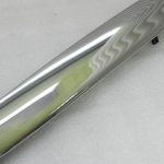 Oriģinālais MINI R56 aizmugurējo durvju rokturis ar hromētu profilu 51132753603, 2753603