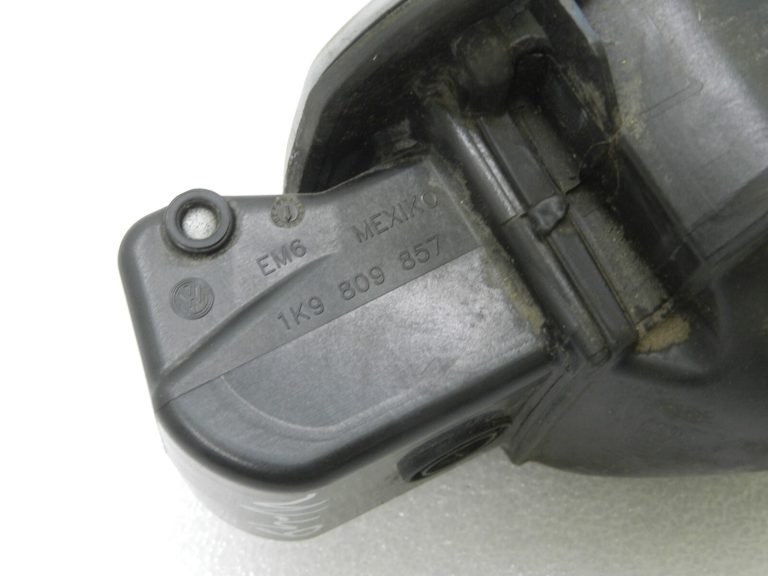 VW Golf Mk6 Mk5 benzīna uzpildes vāciņš (Reflex Silver 8E / A7W) 1K9809857B