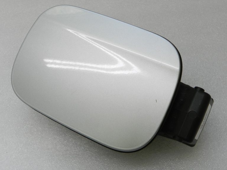 VW Golf Mk6 Mk5 benzīna uzpildes vāciņš (Reflex Silver 8E / A7W) 1K9809857B