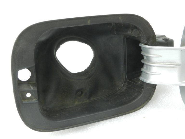 VW Golf Mk6 Mk5 benzīna uzpildes vāciņš (Reflex Silver 8E / A7W) 1K9809857B