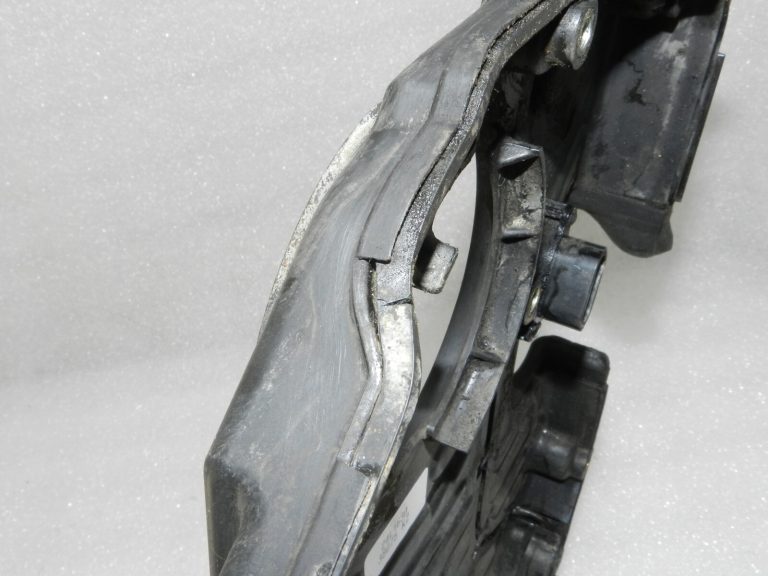 OEM Mitsubishi Outlander Lancer Grandis 2.4 (4G69) laika siksnas vāks MN158387