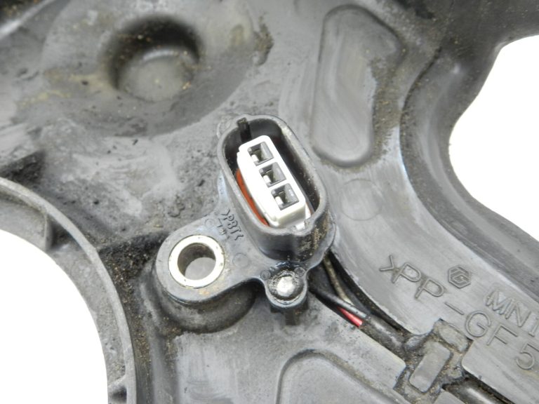 OEM Mitsubishi Outlander Lancer Grandis 2.4 (4G69) laika siksnas vāks MN158387