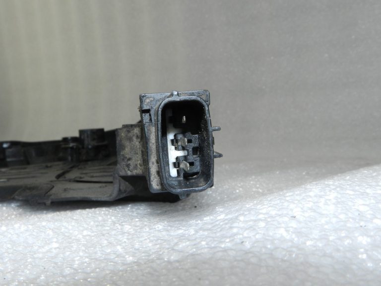 OEM Mitsubishi Outlander Lancer Grandis 2.4 (4G69) laika siksnas vāks MN158387