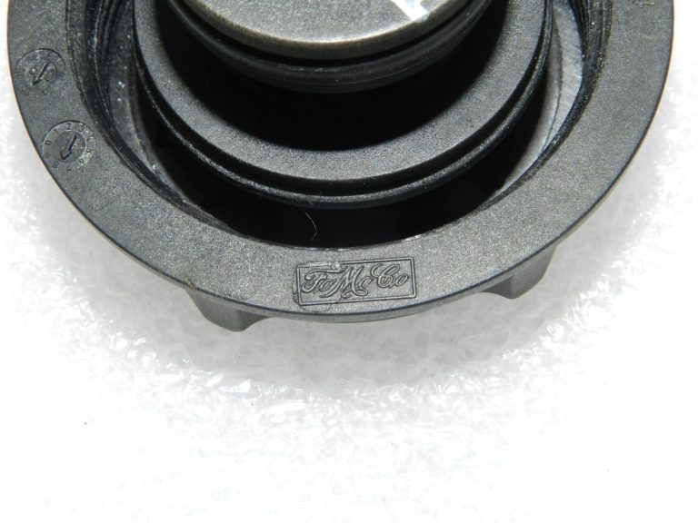 OEM Ford Kuga Mk1 Fiesta Mk7 dzesēšanas šķidruma rezervuāra vāciņš 5193938, DG93-8101-AA