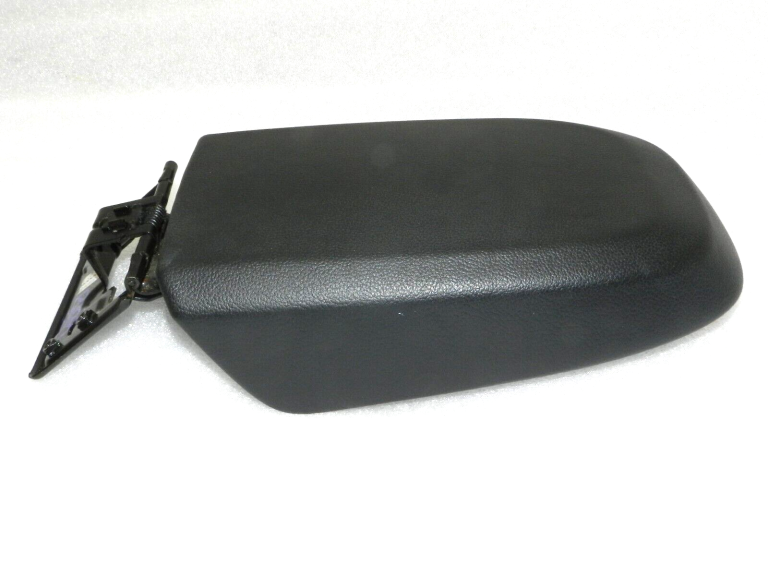 Oriģinālais Ford Kuga Mk1 centrālais roku balsts 7M51-R045C74-AG32N5, 1724355
