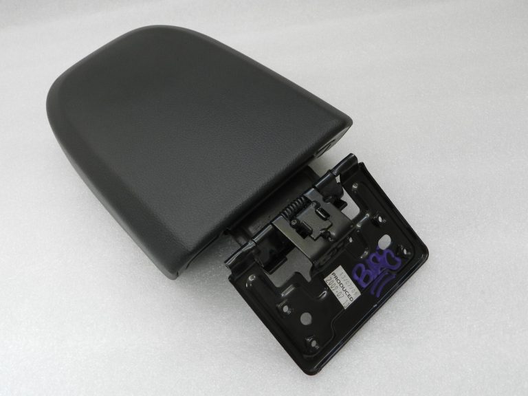 Oriģinālais Ford Kuga Mk1 centrālais roku balsts 7M51-R045C74-AG32N5, 1724355