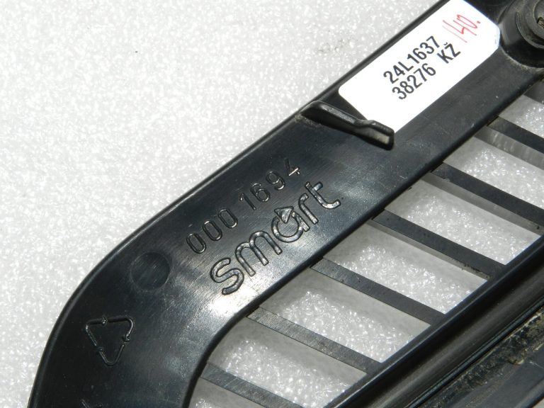 Smart ForTwo W450 Gaisa režģis servisa režģis kreisais 0001694V012C22A00, 0001694