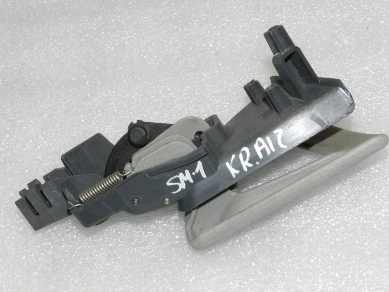 OEM Smart ForFour W454 Interjera durvju rokturis aizmugurējais kreisais pelēks A4547600361, MN900159
