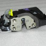 Toyota Yaris XP210 Oriģinālā durvju slēdzene priekšējā kreisā 69040K0040, 69040-K0040