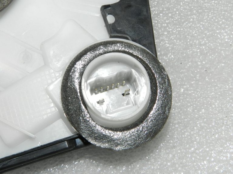 Toyota Yaris XP210 Oriģinālā durvju slēdzene priekšējā kreisā 69040K0040, 69040-K0040