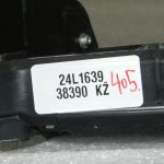 Toyota Yaris XP210 Oriģinālā aizmugurējo durvju slēdzene kreisā 69060K0040, 69060-K0040