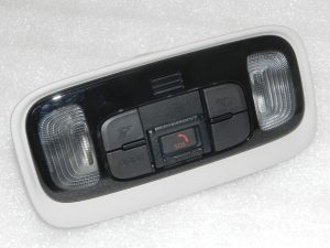 Toyota Yaris XP210 salona apgaismojums priekšējais ar SOS slēdzi pelēks 81260K0100B0