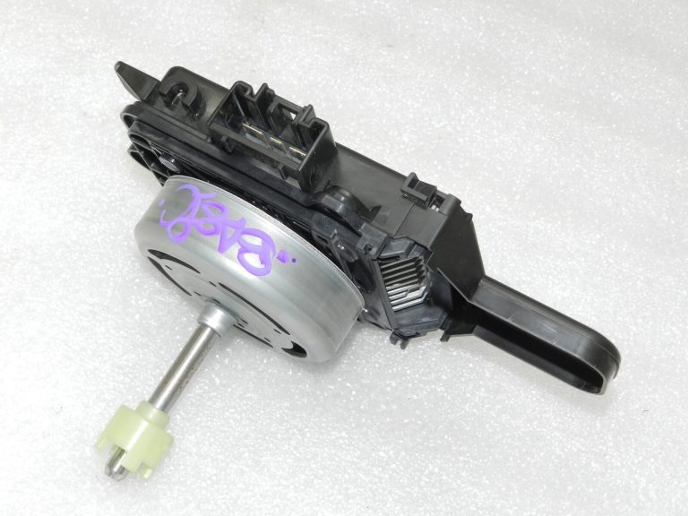 Toyota Yaris XP210 Oriģināls Denso sildītāja ventilatora dzinējs 87103K0030 CZ116360-5771