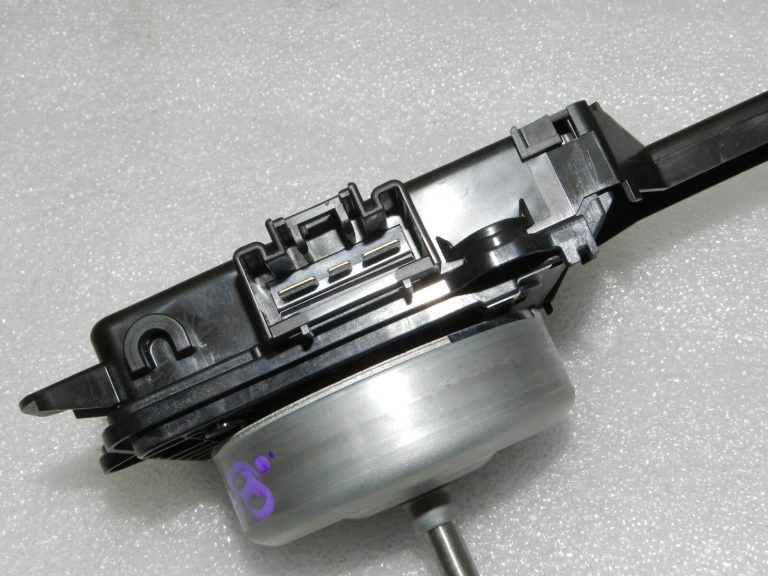 Toyota Yaris XP210 Oriģināls Denso sildītāja ventilatora dzinējs 87103K0030 CZ116360-5771