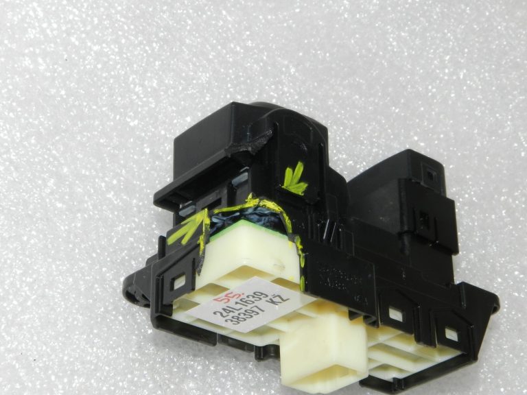 OEM Toyota Yaris IV (XP210) stāvbremžu slēdzis 84390K0010, 84390-K0010