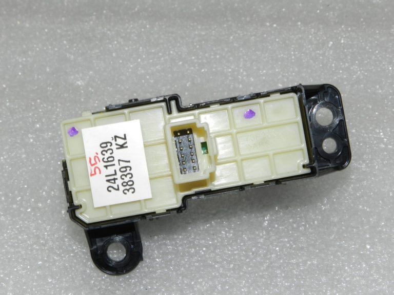OEM Toyota Yaris IV (XP210) stāvbremžu slēdzis 84390K0010, 84390-K0010