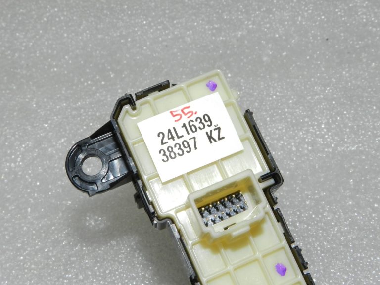 OEM Toyota Yaris IV (XP210) stāvbremžu slēdzis 84390K0010, 84390-K0010