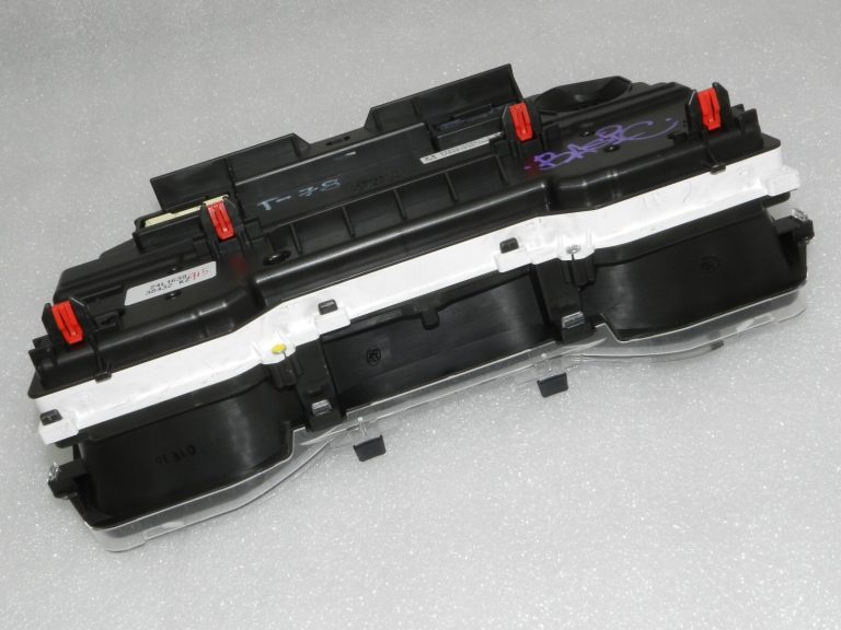 Toyota Yaris IV (XP210) 1.5 HEV 68kW spidometra mērinstrumentu komplekts 83800-K0221
