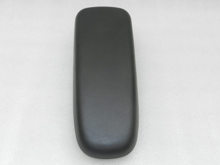 Toyota Yaris IV (XP210) Centrālais roku balsts melns 58905K0020C1, 58905-K0020-C1