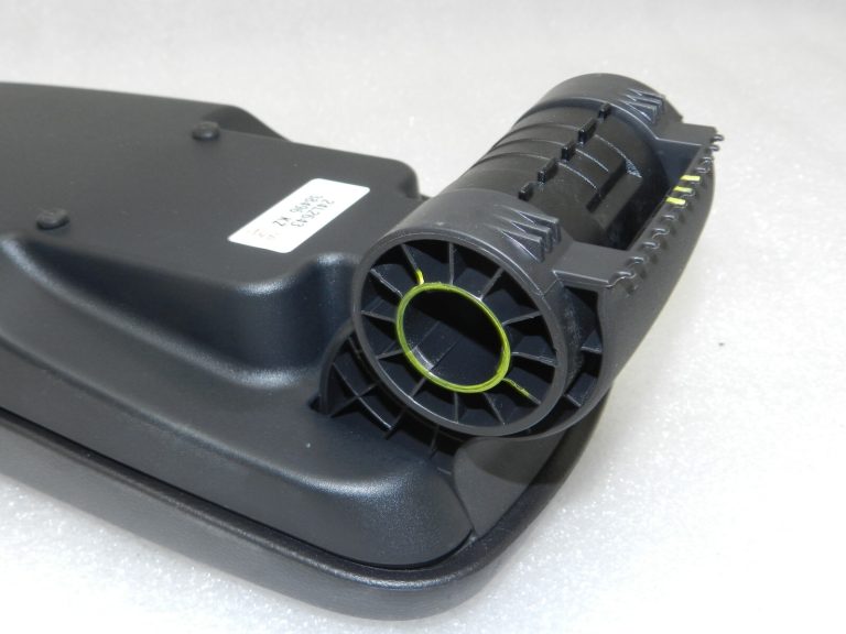 Toyota Yaris IV (XP210) Centrālais roku balsts melns 58905K0020C1, 58905-K0020-C1