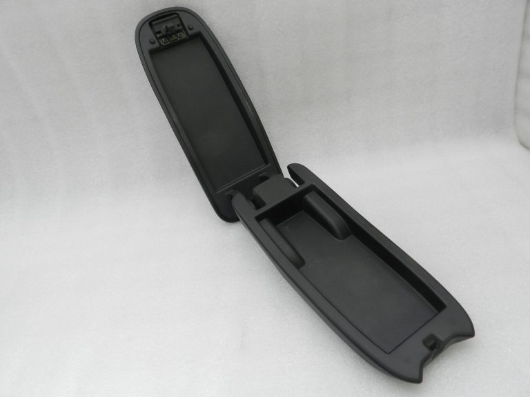 Toyota Yaris IV (XP210) Centrālais roku balsts melns 58905K0020C1, 58905-K0020-C1