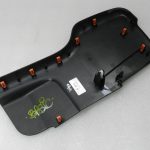 Toyota Yaris IV (XP210) Centrālais roku balsts kreisais, melns 58912K0020C0