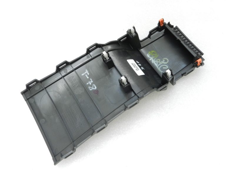 Toyota Yaris IV (XP210) Centrālais roku balsta aizmugurējais pārsegs melns 58903K0040C0