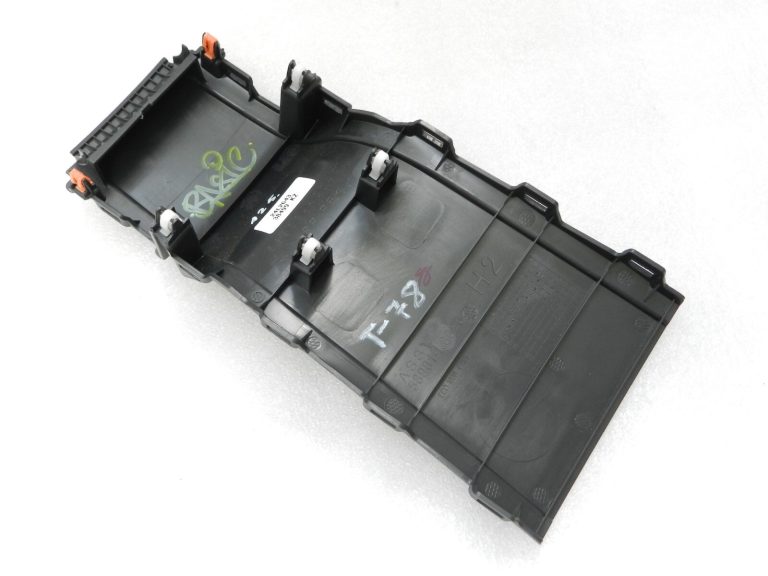 Toyota Yaris IV (XP210) Centrālais roku balsta aizmugurējais pārsegs melns 58903K0040C0