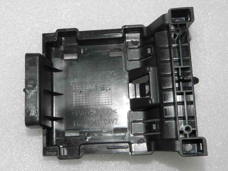 Toyota Yaris IV (XP210) Centrālais roku balsts melns 58961K0020, 58961-K0020