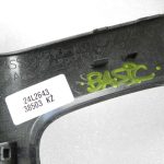 Toyota Yaris IV (XP210) Viduskonsoles pārnesumu sviras pārsegs sudraba krāsā 58810K0111C2