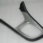 Toyota Yaris IV (XP210) Viduskonsoles pārnesumu sviras pārsegs sudraba krāsā 58810K0111C2