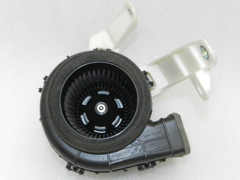 OEM Toyota Yaris IV (XP210) 1.5 HEV akumulatora ventilatora radiators G9230K0021 G9230-K0021