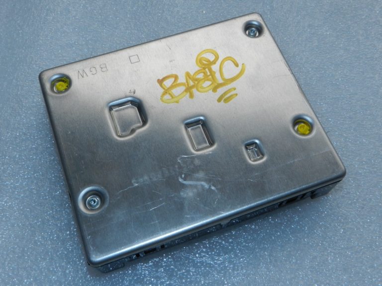 Toyota Yaris IV (XP210) Tālruņa uztvērēja bloka vadības bloks 86740K0021, 86740