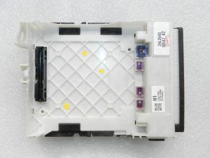 Toyota Yaris IV (XP210) 1.5 HEV Power Distribution Box Fuse Box 89221-K0020