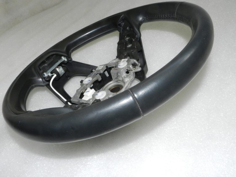 Toyota Yaris IV (XP210) stūres rata augšējais stāvoklis 45100K0140C1, 45100-K0140-C1