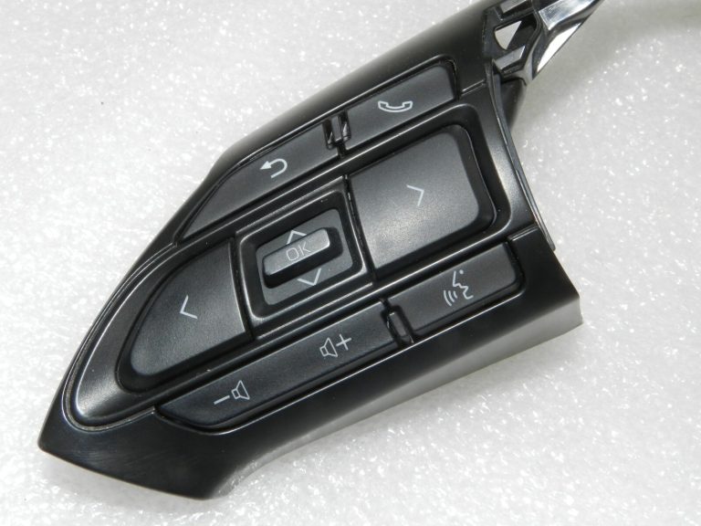 Toyota Yaris IV (XP210) Stūres daudzfunkciju slēdzis 84250K0040C5