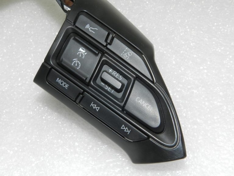 Toyota Yaris IV (XP210) Stūres daudzfunkciju slēdzis 84250K0040C5
