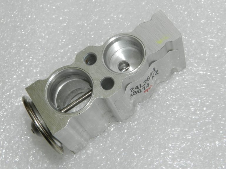 Toyota Yaris IV (XP210) 1.5 HEV OEM gaisa kondicioniera izplešanās vārsts 885150D550
