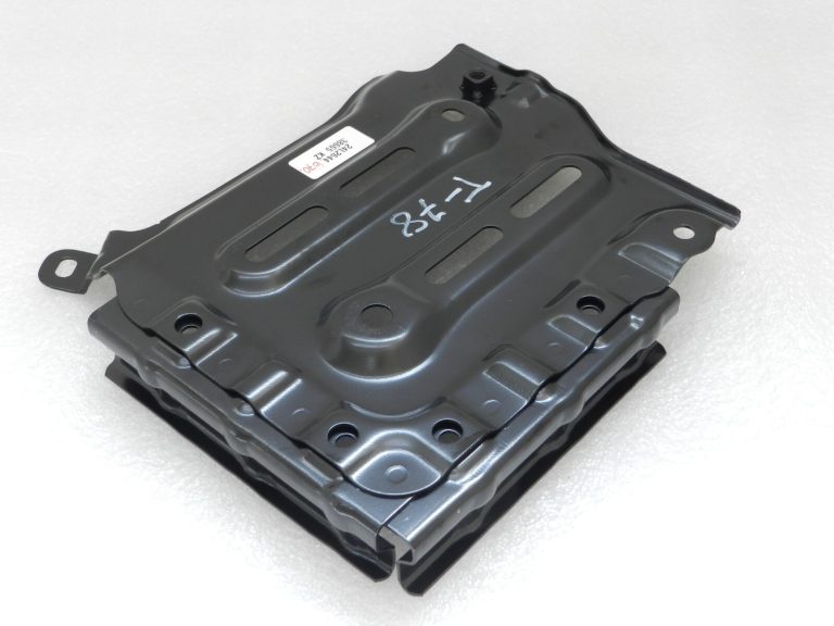 OEM Toyota Yaris IV (XP210) 1.5 HEV akumulatora turētājs 74403K0010, 74403-K0010