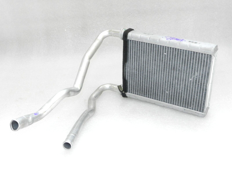 OEM Toyota Yaris IV (XP210) 1.5 HEV siltummainis 87107K0020, 87107-K0020