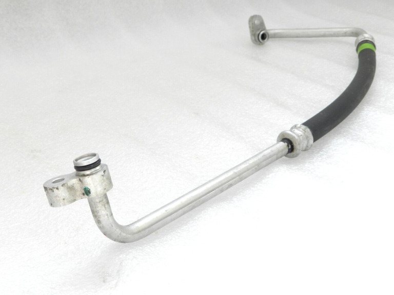 OEM Toyota Yaris IV (XP210) 1.5 HEV gaisa kondicioniera šļūtene 88711K0030