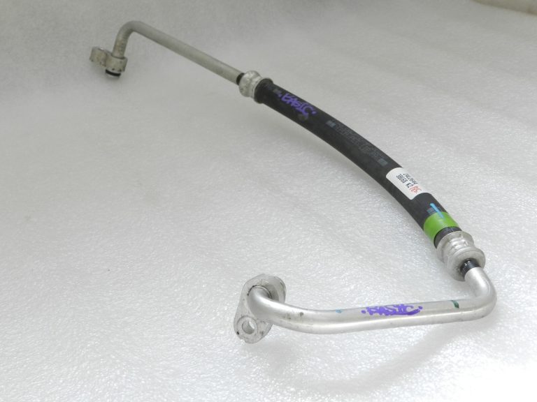 OEM Toyota Yaris IV (XP210) 1.5 HEV gaisa kondicioniera šļūtene 88711K0030
