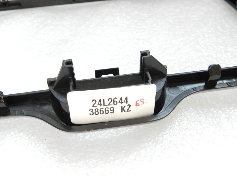 Toyota Yaris IV (XP210) Radio pārsega rāmis melns 55405K0030, 55405-K0030